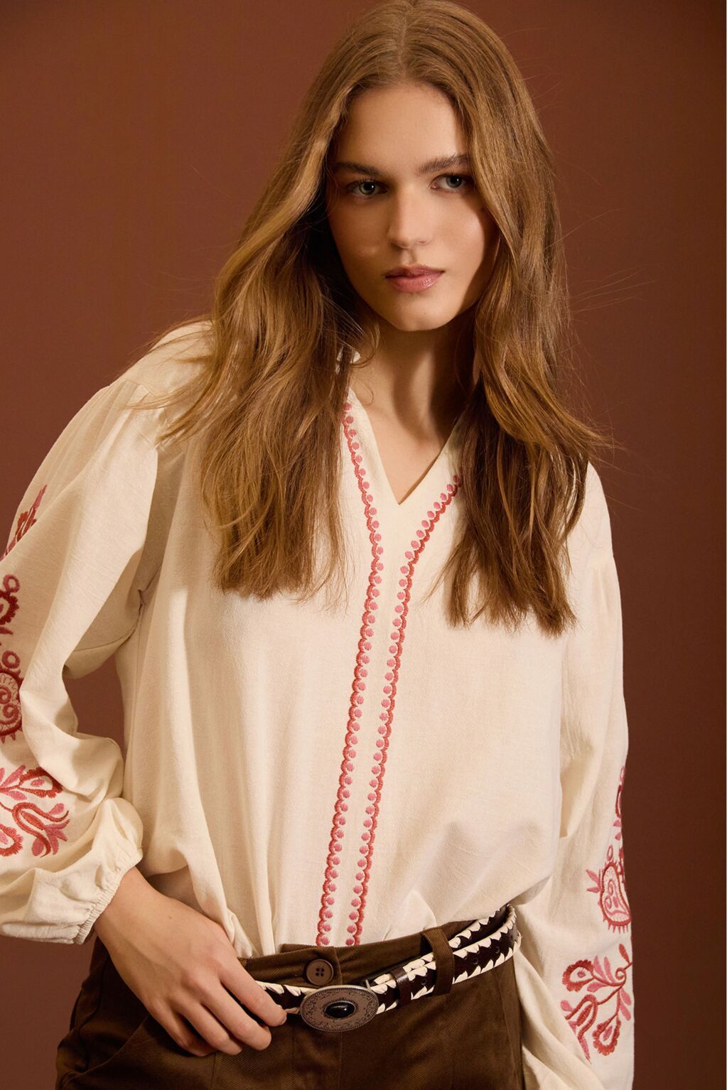 meisie-blusa bordado a contraste-1