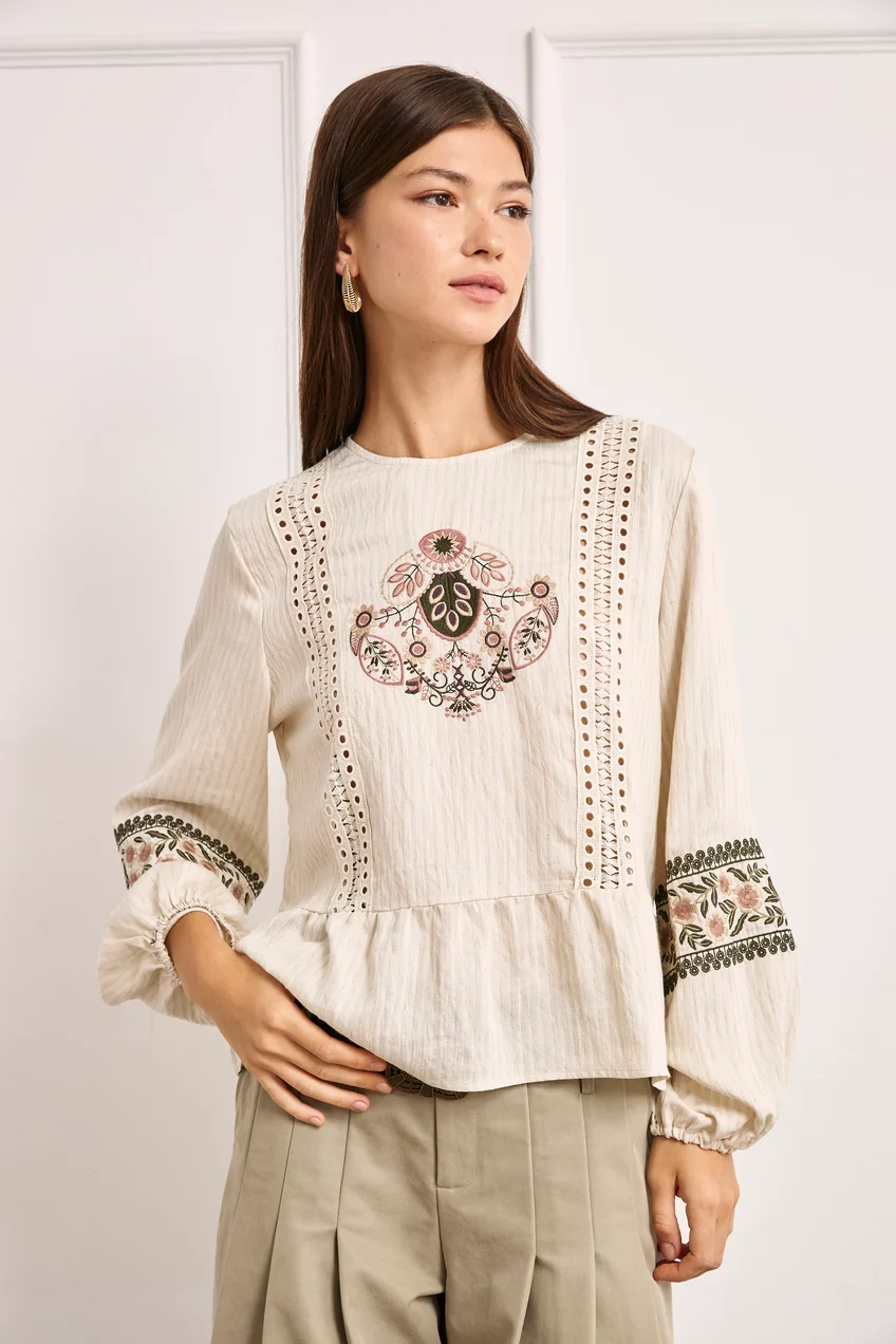 nkn-blusa bordados contraste ivory-1